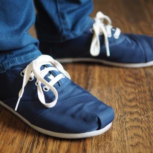 Tom’s Shoes Sneakers in size 8.5 men’s